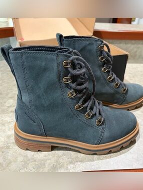 Sorel Waterproof Dark Moss Lace-Up Boots Size 6